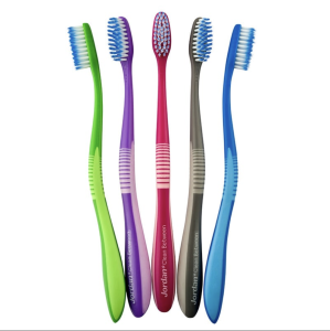 SZCZOTECZKA DO ZĘBÓW CLEAN BETWEEN MEDIUM JORDAN